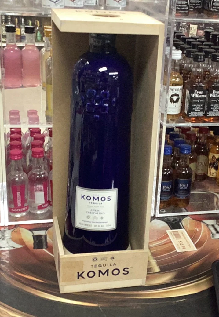 Komos Anejo Cristalino Tequila - Image 2