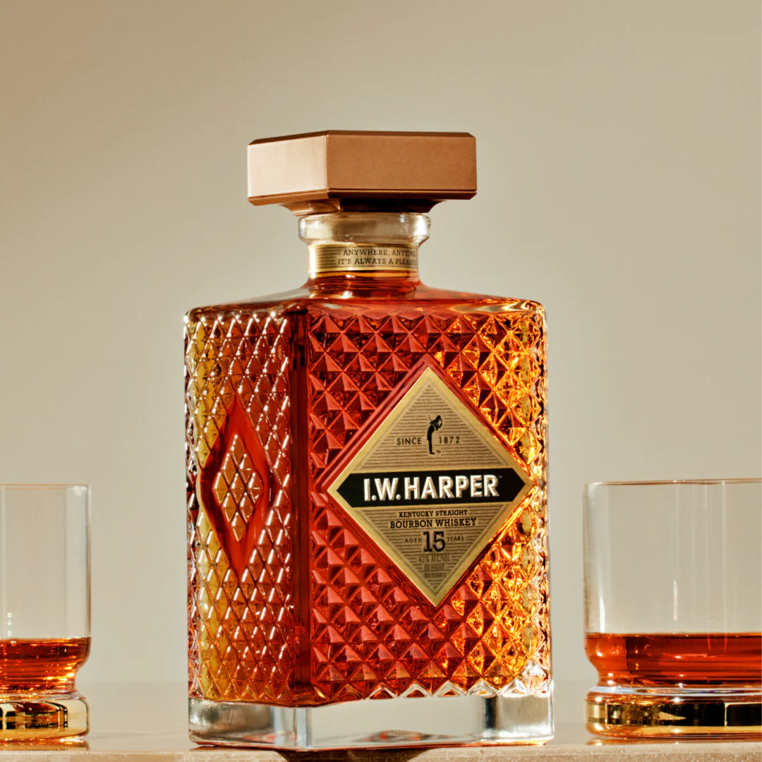 I.W. Harper 15 Year Old Kentucky Straight Bourbon Whiskey - Image 2